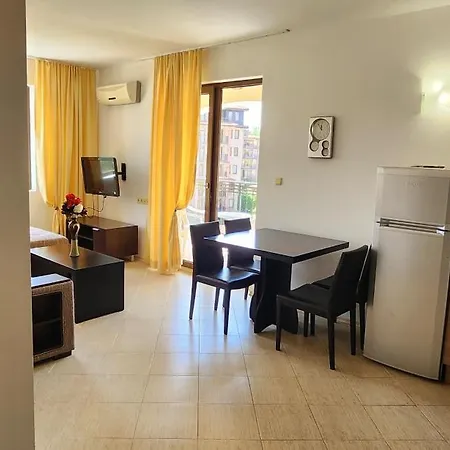 стела в к-с реджина маре Apartman