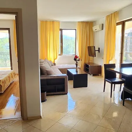 стела в к-с реджина маре Apartament Carewo